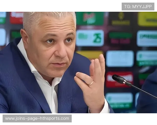 苏穆迪카与球员互动片段曝光，执教风格引热议